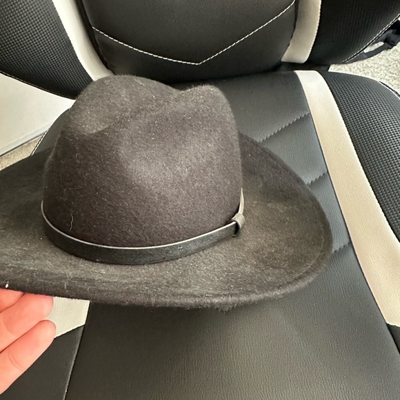 Urban Outfitters Wool Hat - Picture 3 of 3